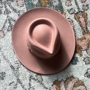 NWOT GIGIPIP NEVER WORN PINK HAT S/M